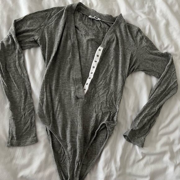 Cute Grey Bodysuit - Picture 3 of 4